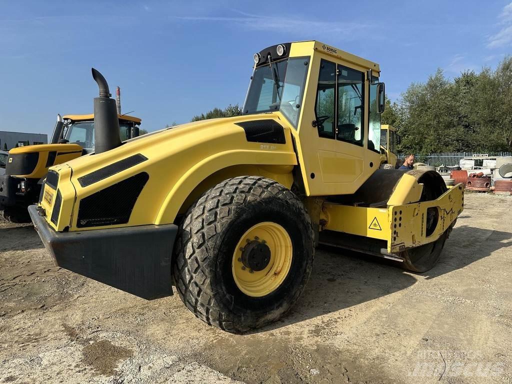 Bomag BW213-DH4 单轮压路机