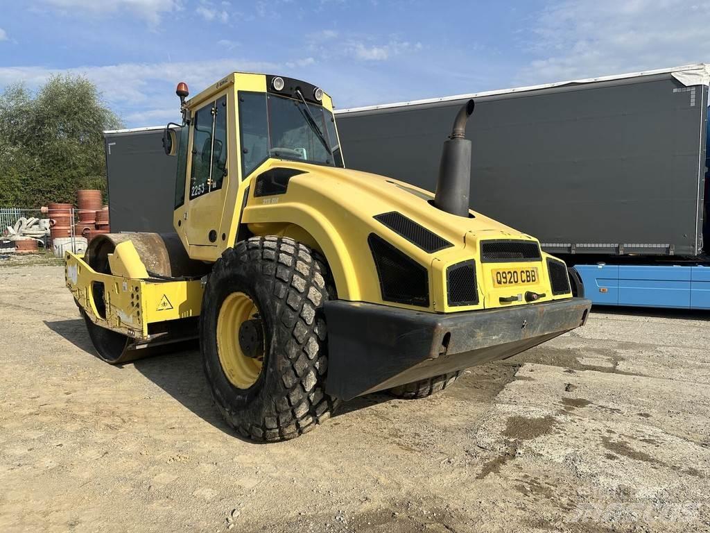 Bomag BW213-DH4 单轮压路机
