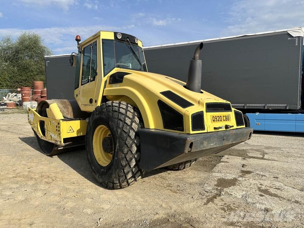 Bomag BW213-DH4 单轮压路机