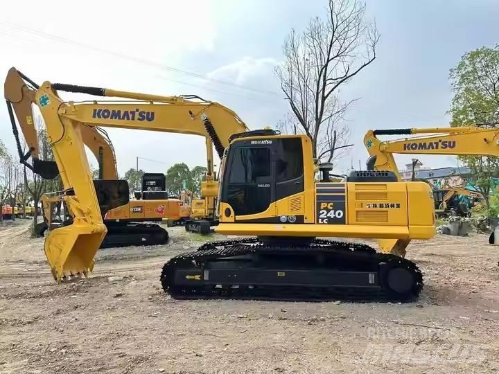 Komatsu PC240 履带挖掘机