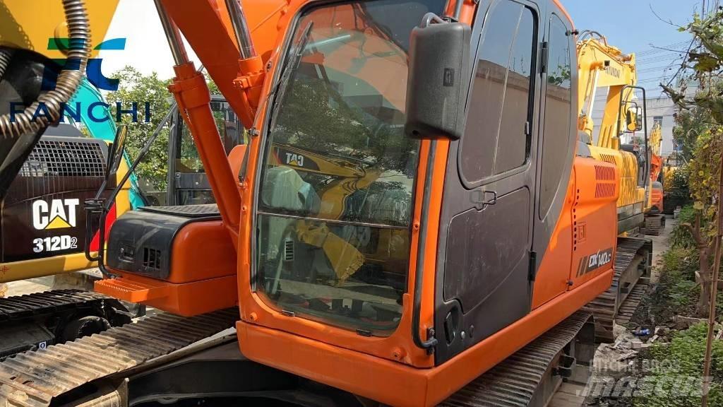 Doosan DX 140 LC 轮式挖掘机