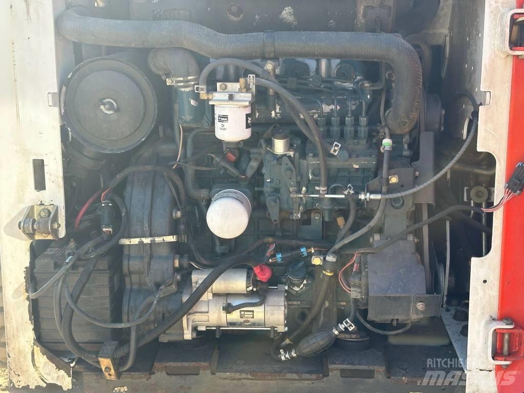 Bobcat A 300 滑移装载机