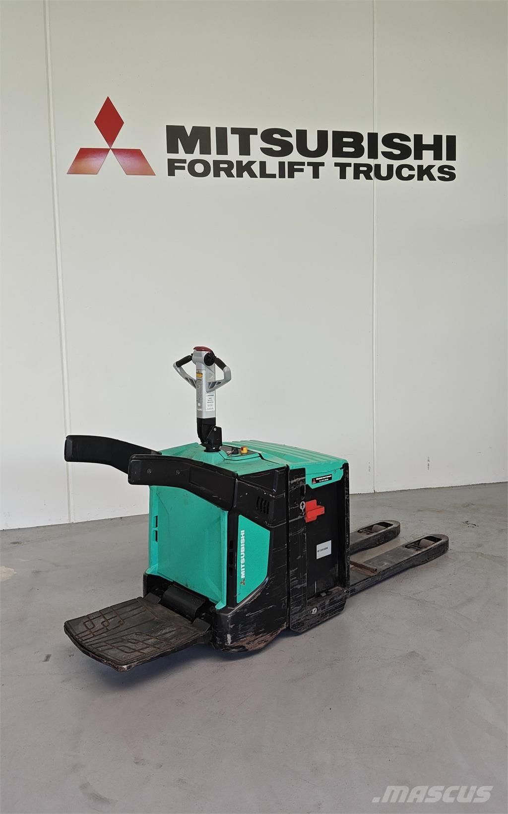 Mitsubishi PBV20N2 平台运输车