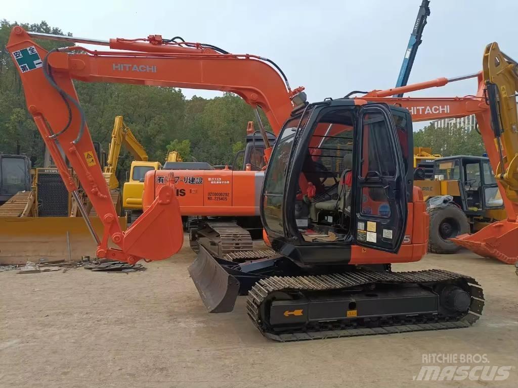 Hitachi ZX 75 中型挖掘机