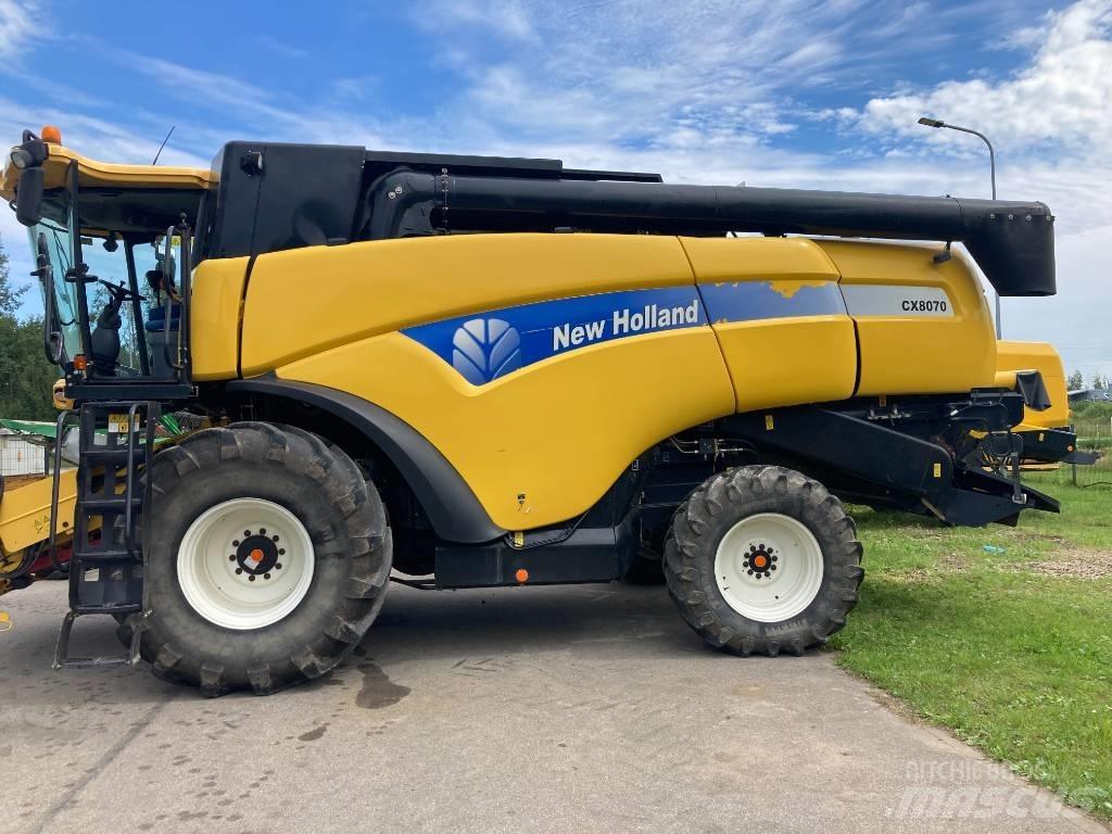 New Holland CX 8070 联合收割机