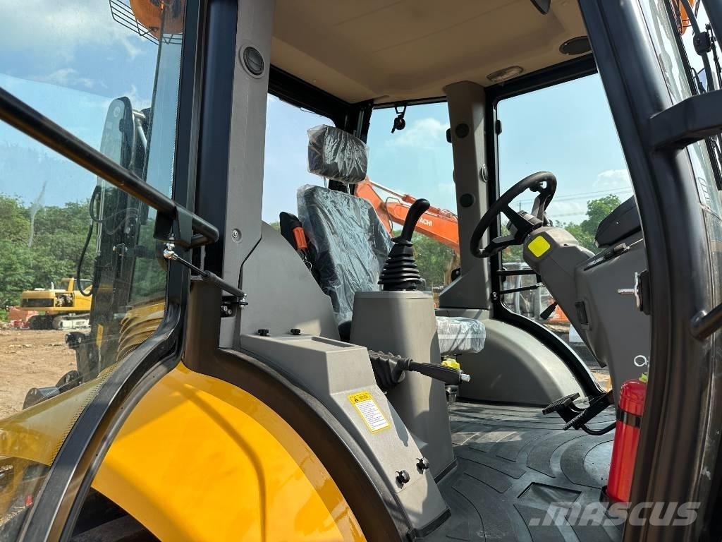 JCB 3CX 反铲装载机