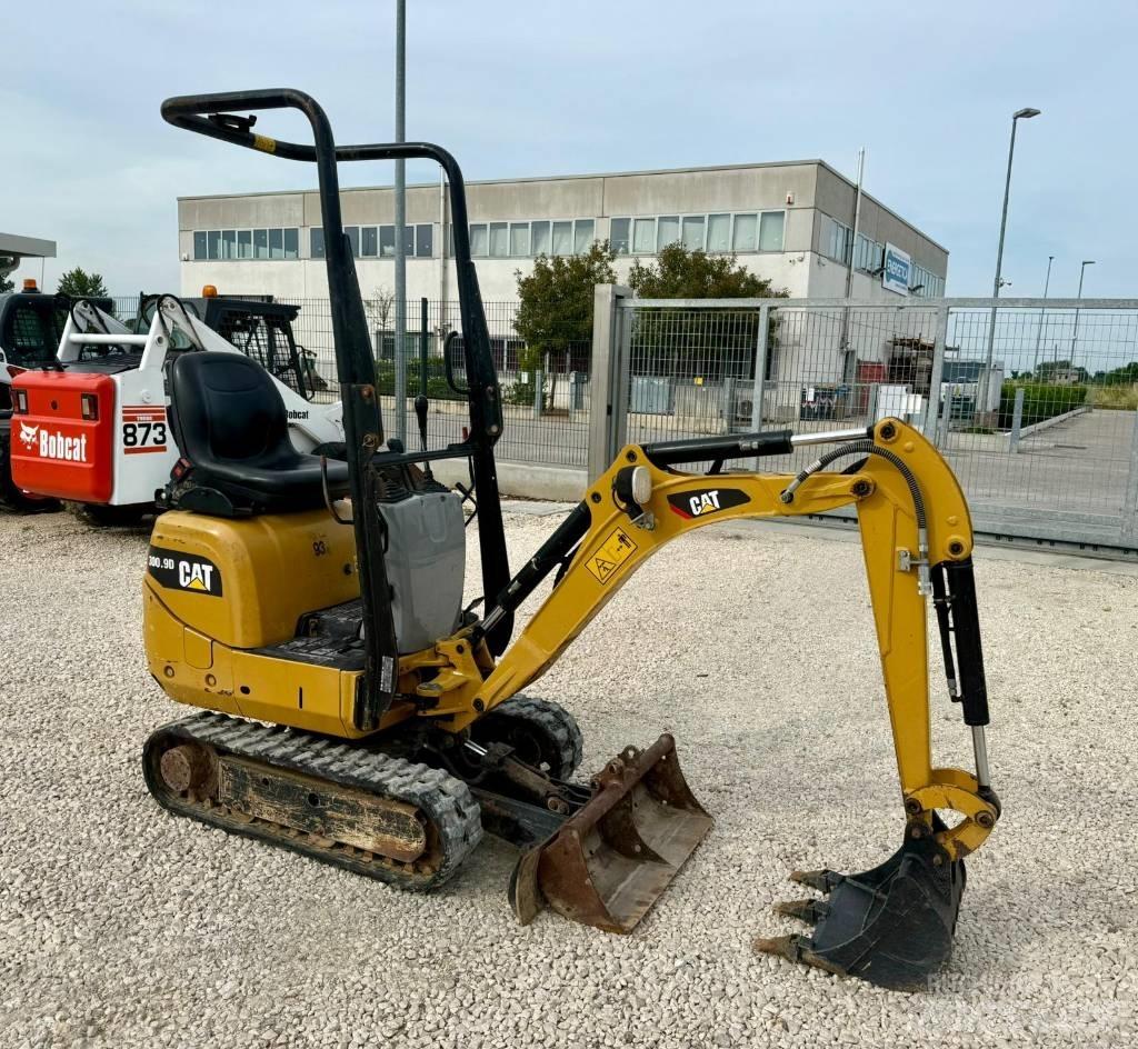 CAT 300.9 D 小型挖掘机