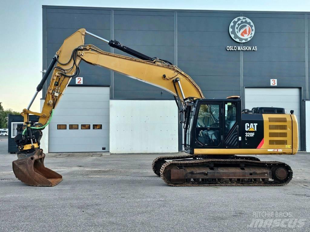 CAT 320 FL 履带挖掘机