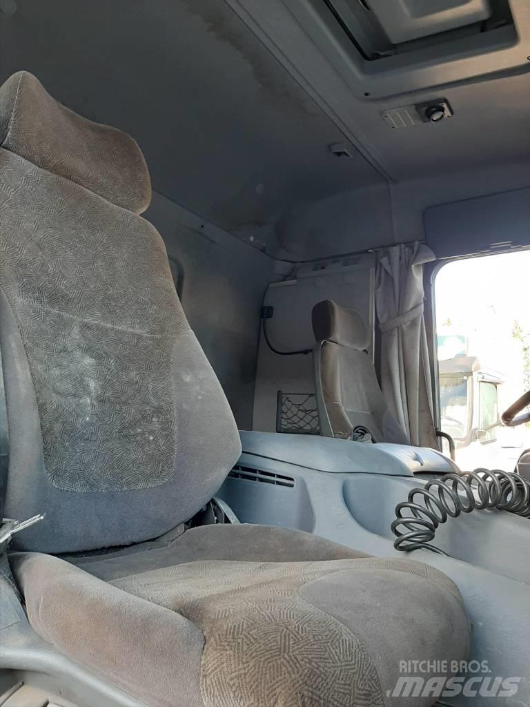 Scania P 124 工程吊钩车