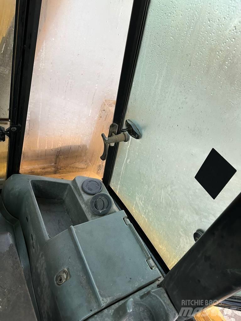 CAT 428D 反铲装载机