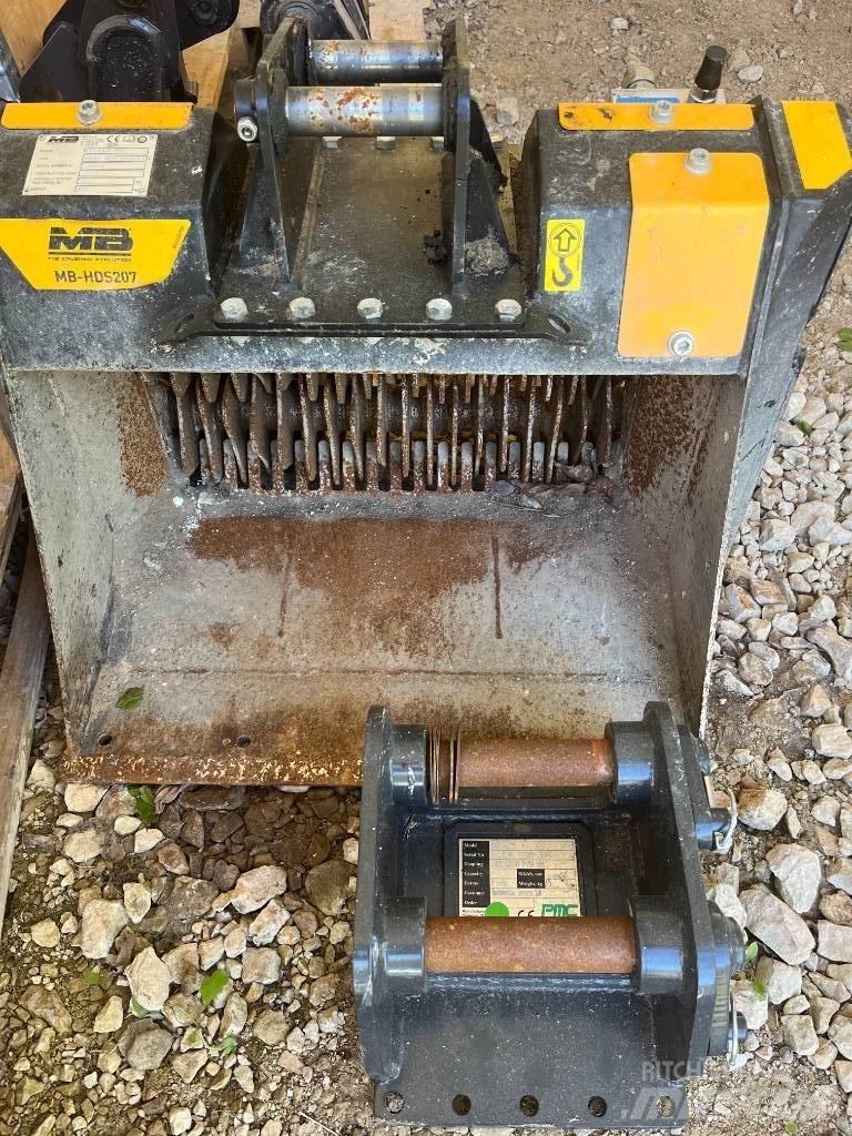 MB Crusher HD207S 挖斗
