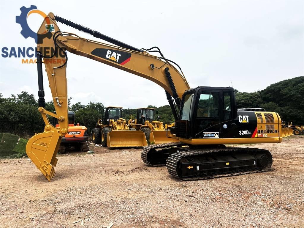 CAT 320 D2L 履带挖掘机