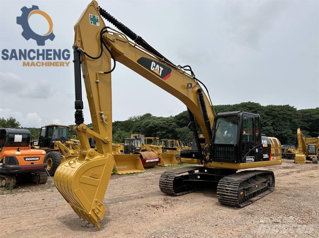 CAT 320 D2L 履带挖掘机