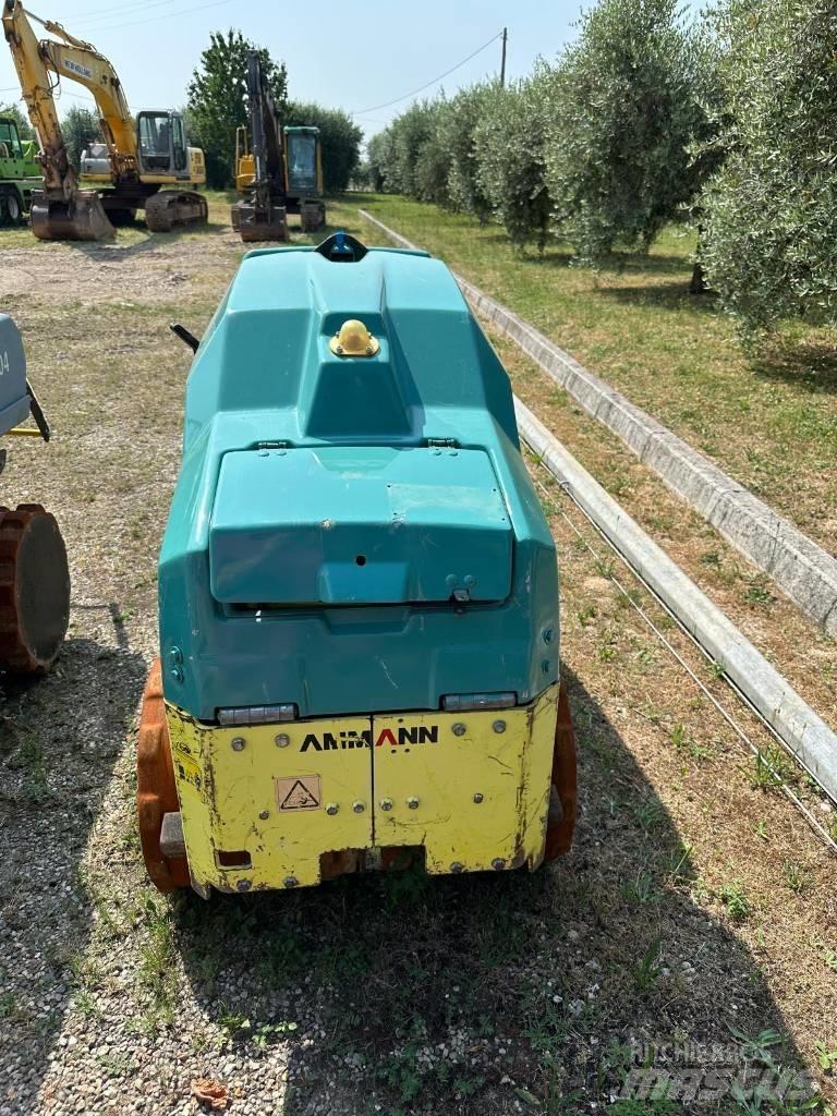 Ammann Rammax 1575 土壤压实机