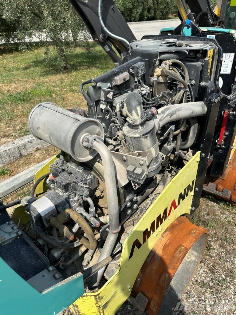 Ammann Rammax 1575 土壤压实机