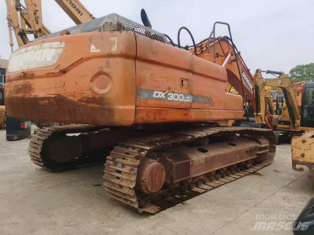 Doosan DX 300 LC 履带挖掘机
