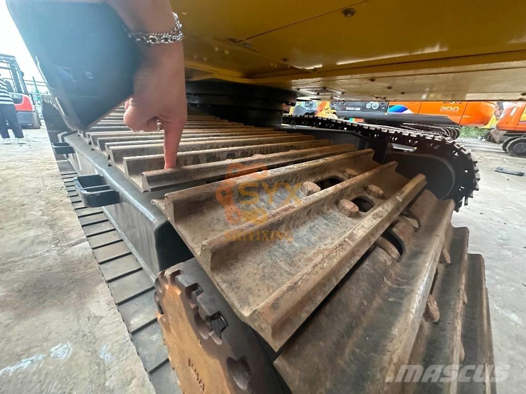 Komatsu PC 220-8 履带挖掘机