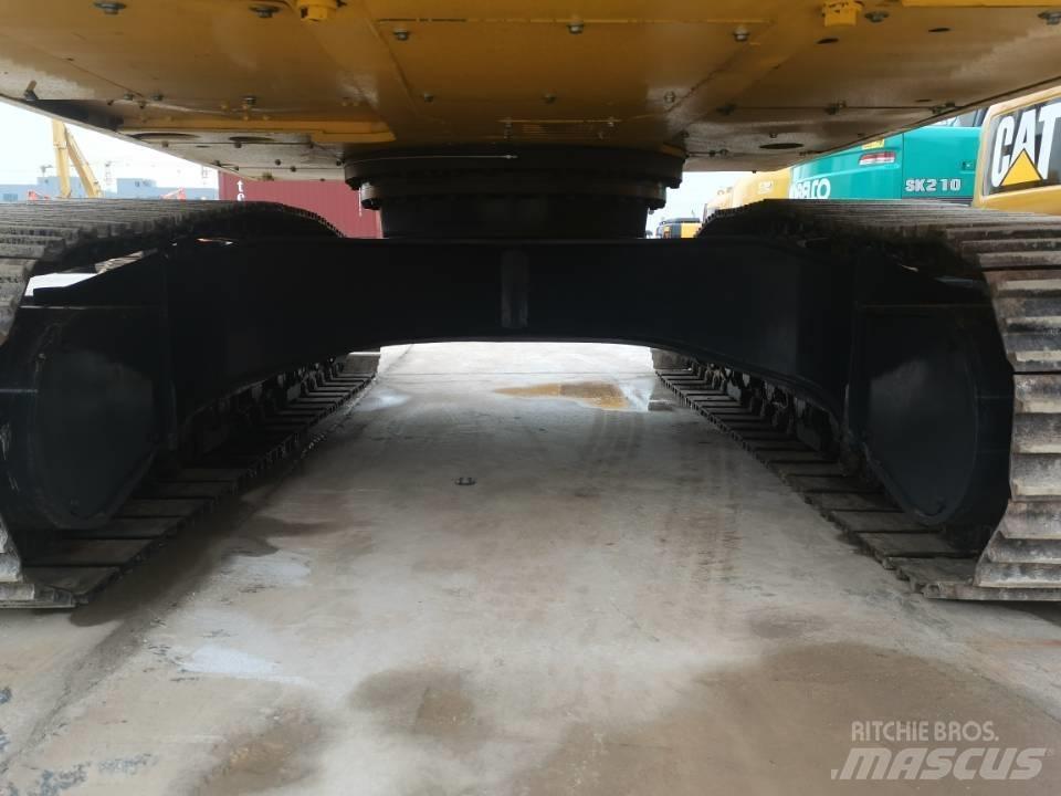 Komatsu PC 220-8 履带挖掘机