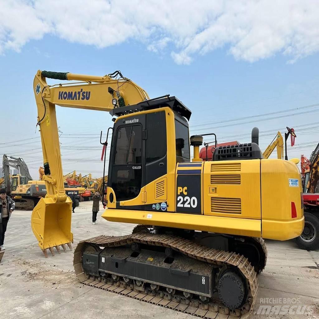 Komatsu PC 220-8 履带挖掘机