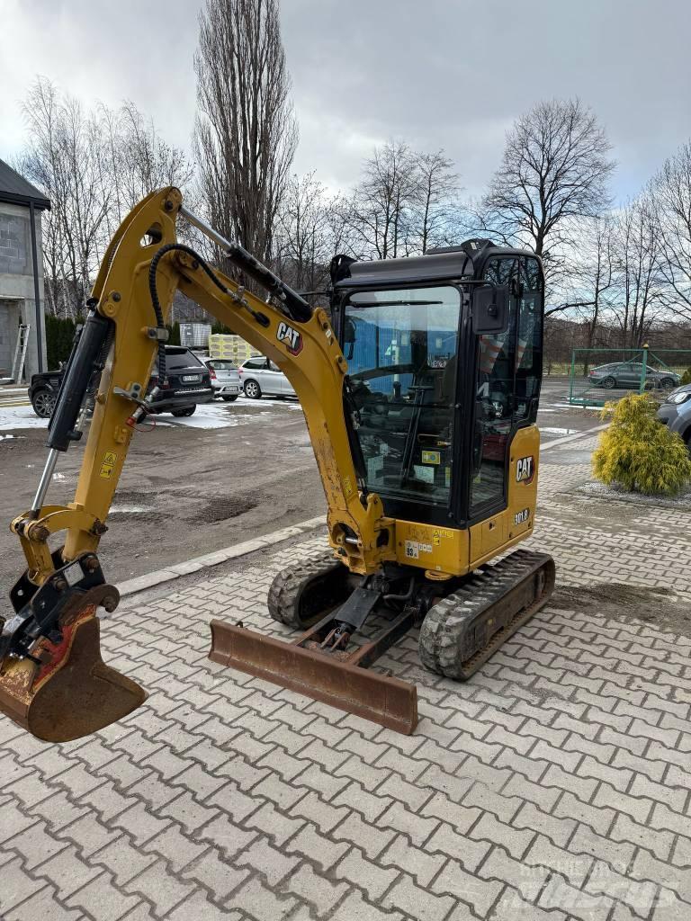 CAT 301.8 小型挖掘机