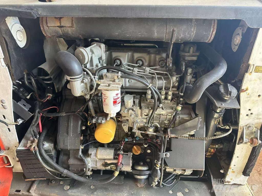 Bobcat S750 滑移装载机