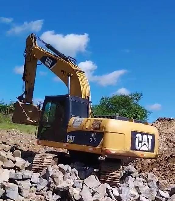 CAT 320D 履带挖掘机