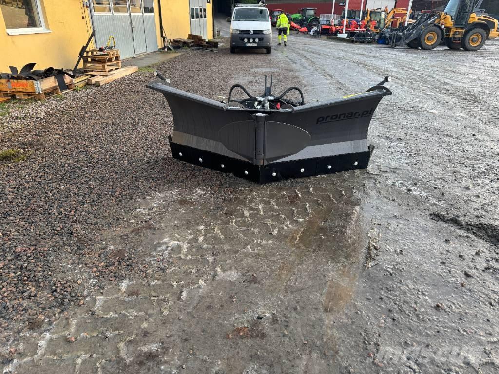 Pronar PUV 2400 M 推雪机