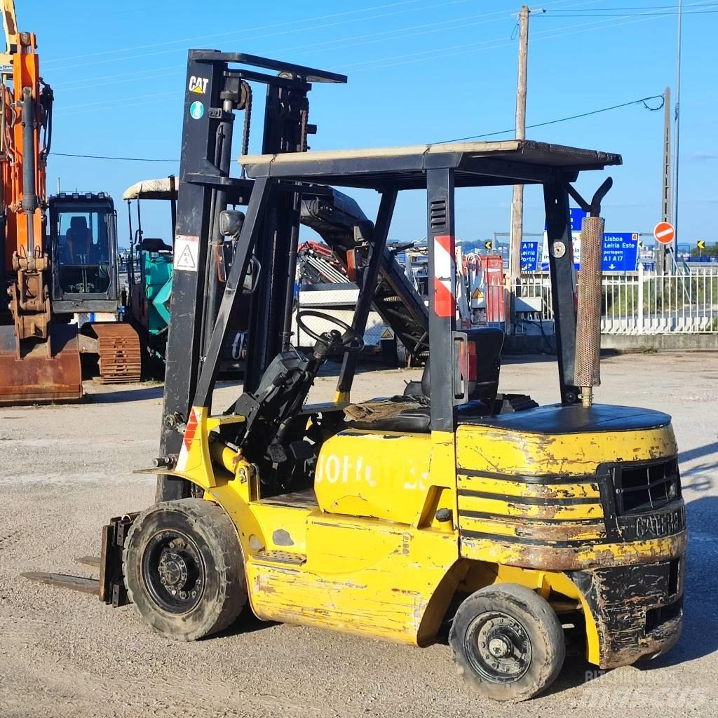 CAT DP 25 柴油叉车