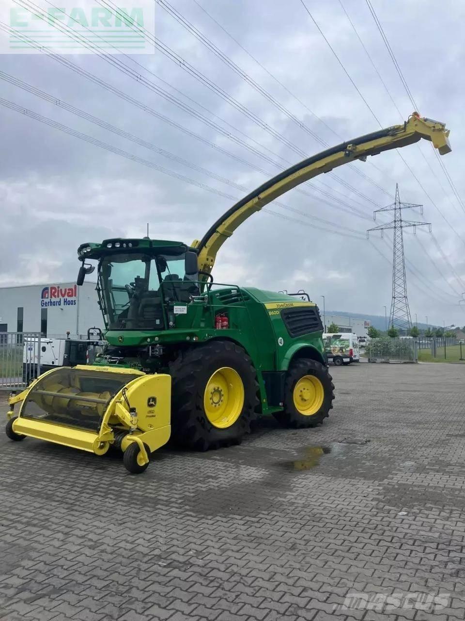 John Deere 8600i 自走式青贮饲料收割机