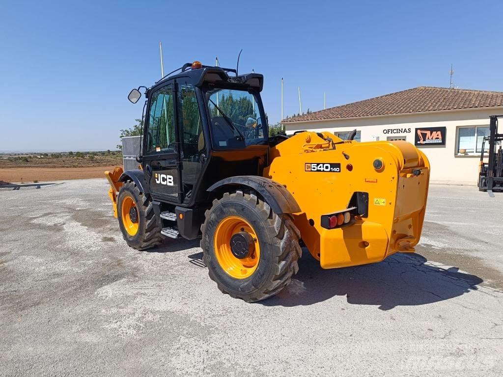 JCB 540-140 伸缩臂叉装车|叉装车