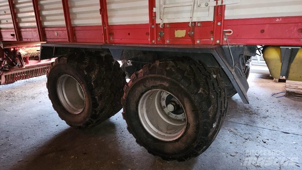 Pöttinger Jumbo 6600 自动装载拖车