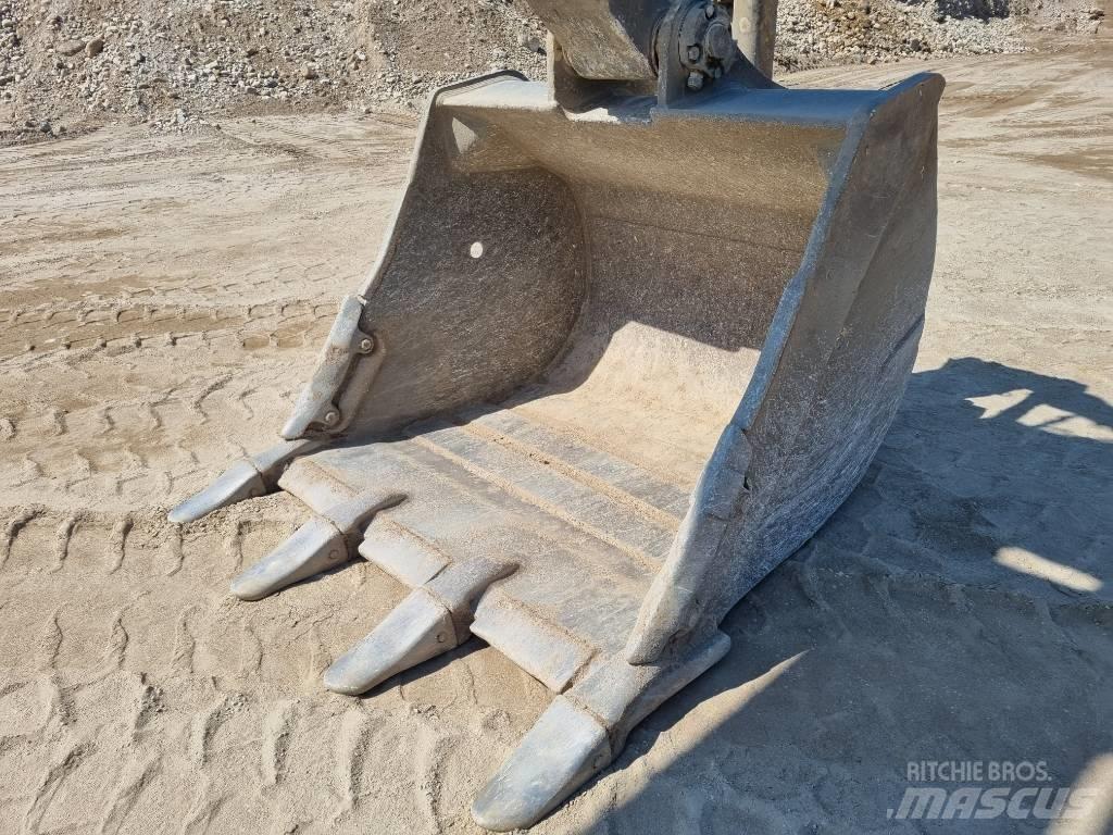 Komatsu HB 365 LC-3 履带挖掘机