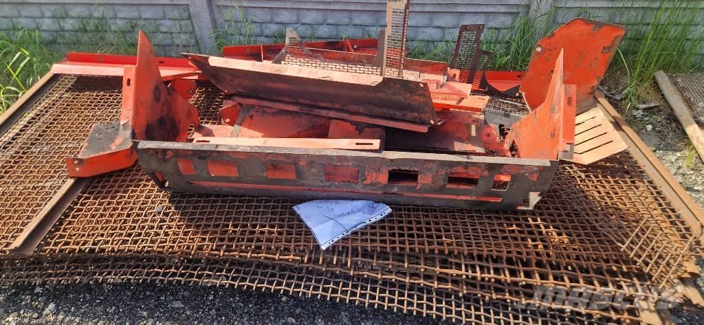Sandvik QA 450 移动式筛分机