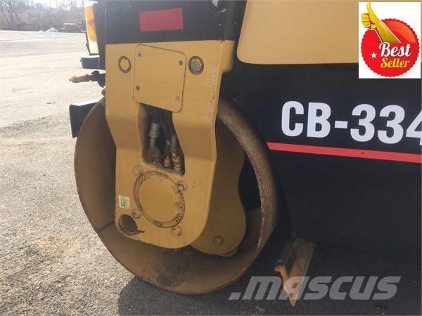 CAT CB 334 D 双轮压路机