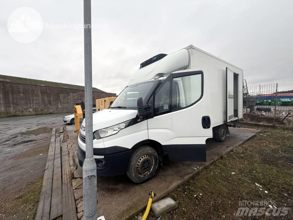 Iveco Daily 35 S16 冷藏面包车
