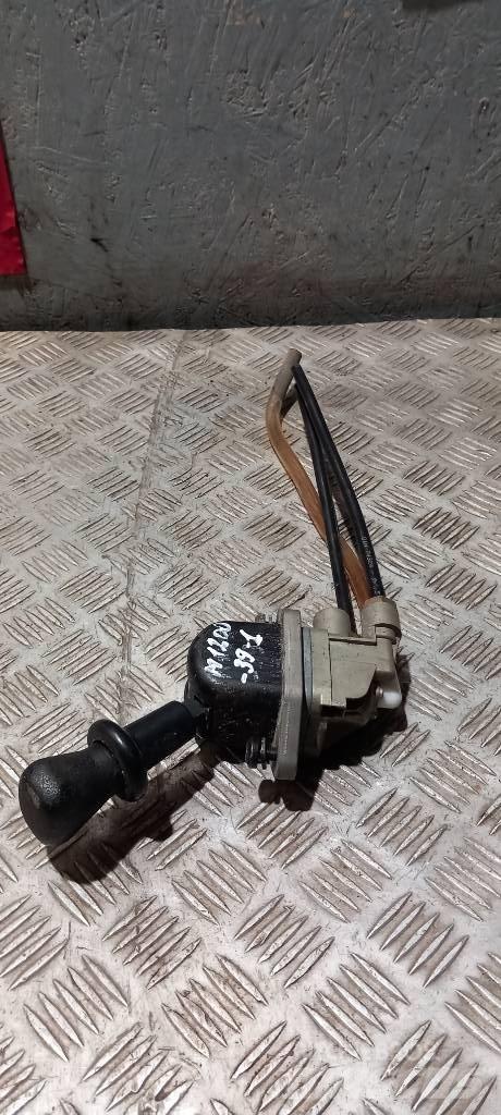 MAN TGA    81523156185 驾驶室与内部