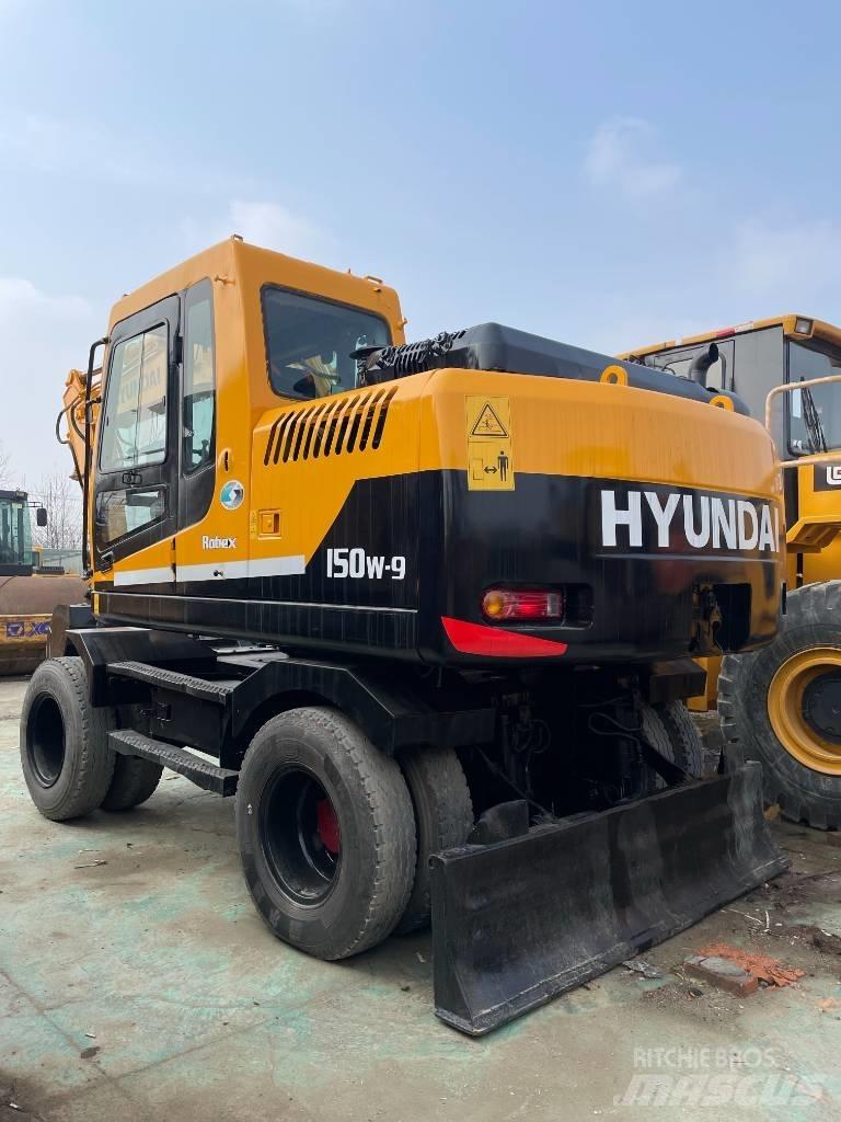 Hyundai R150W 轮式挖掘机