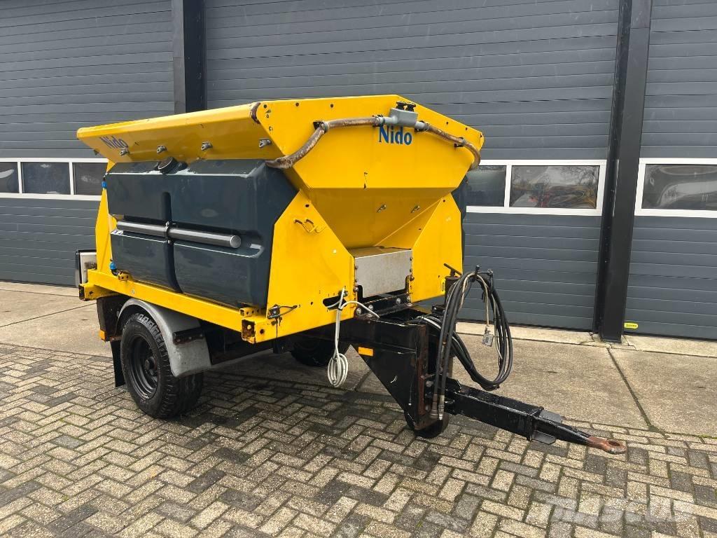 Nido Stratos 融雪撒布机