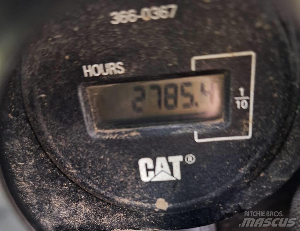 CAT 305 E2 + Powertilt 小型挖掘机
