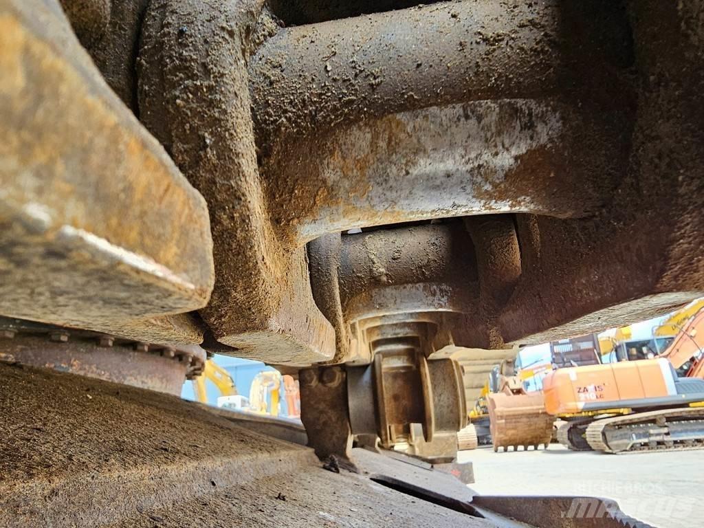 Komatsu PC210LC-8 履带挖掘机