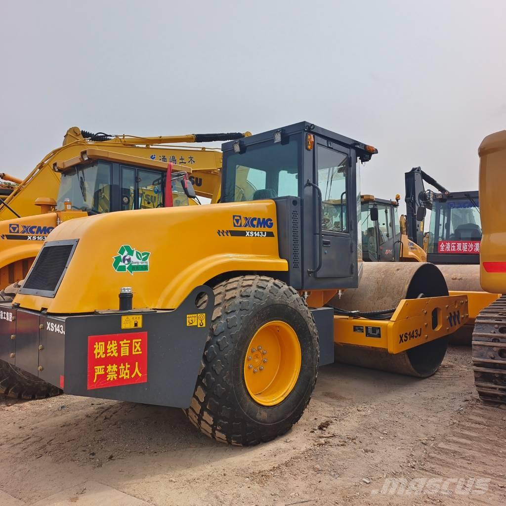 XCMG XS143 J 单轮压路机