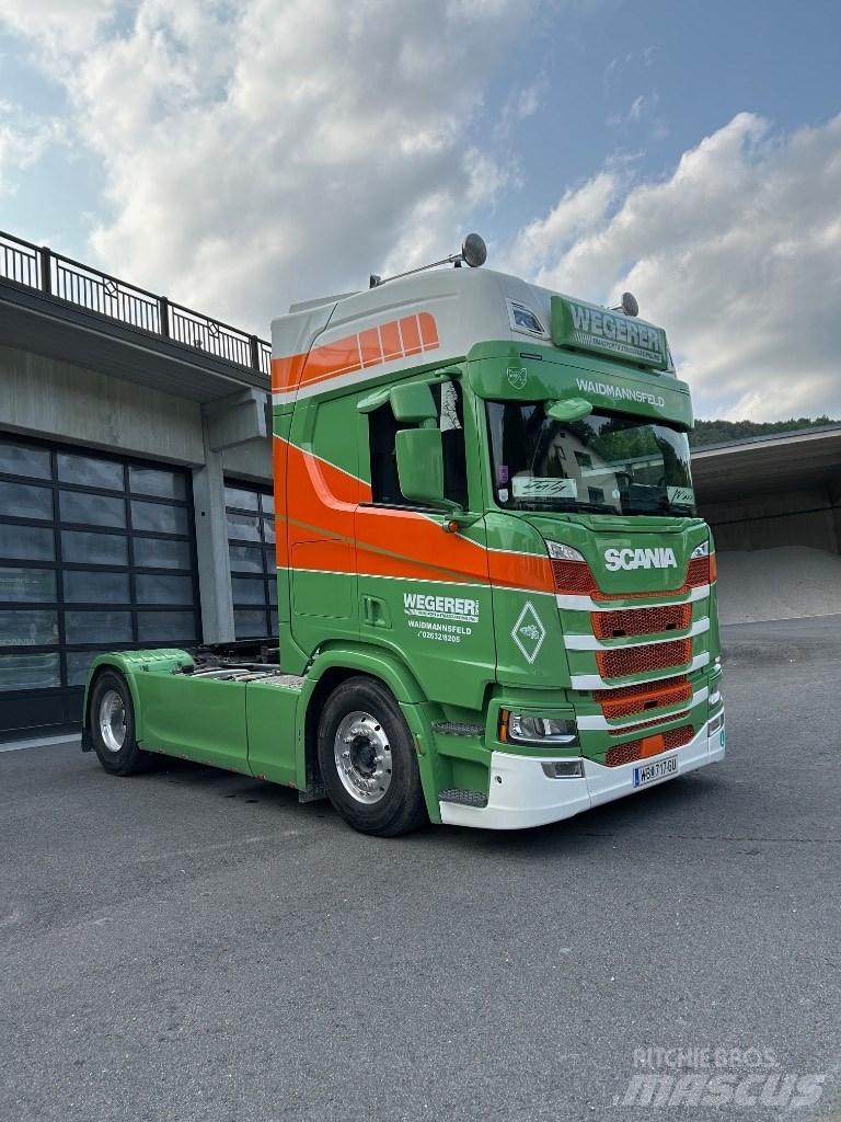 Scania R450 牵引车