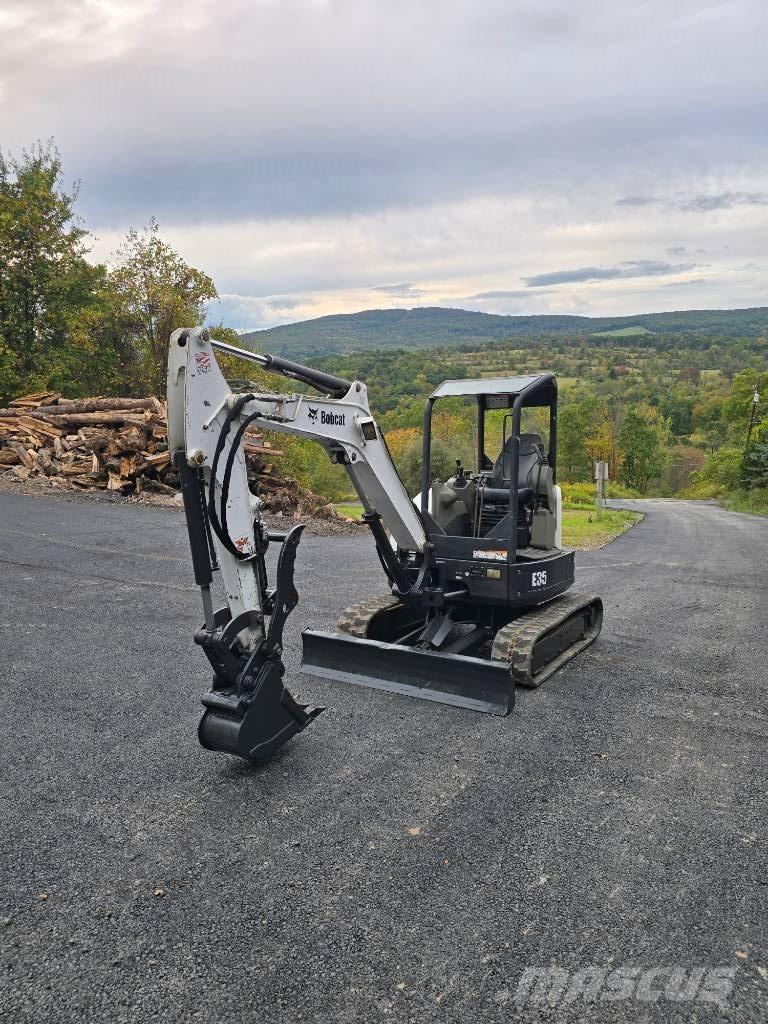 Bobcat E 35 小型挖掘机