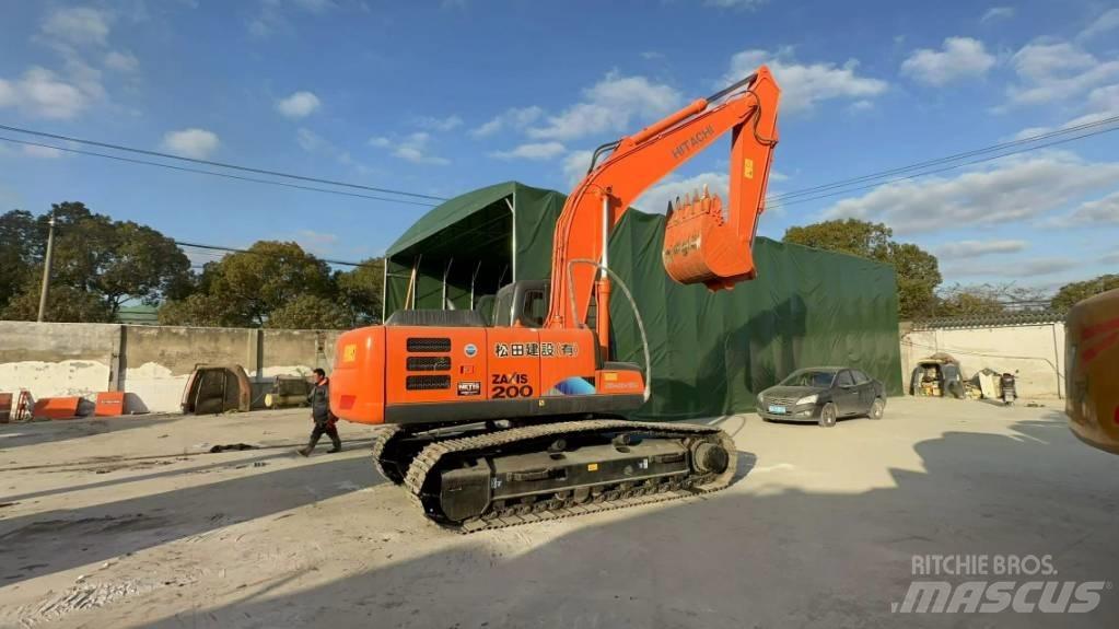 Hitachi ZX 200 履带挖掘机