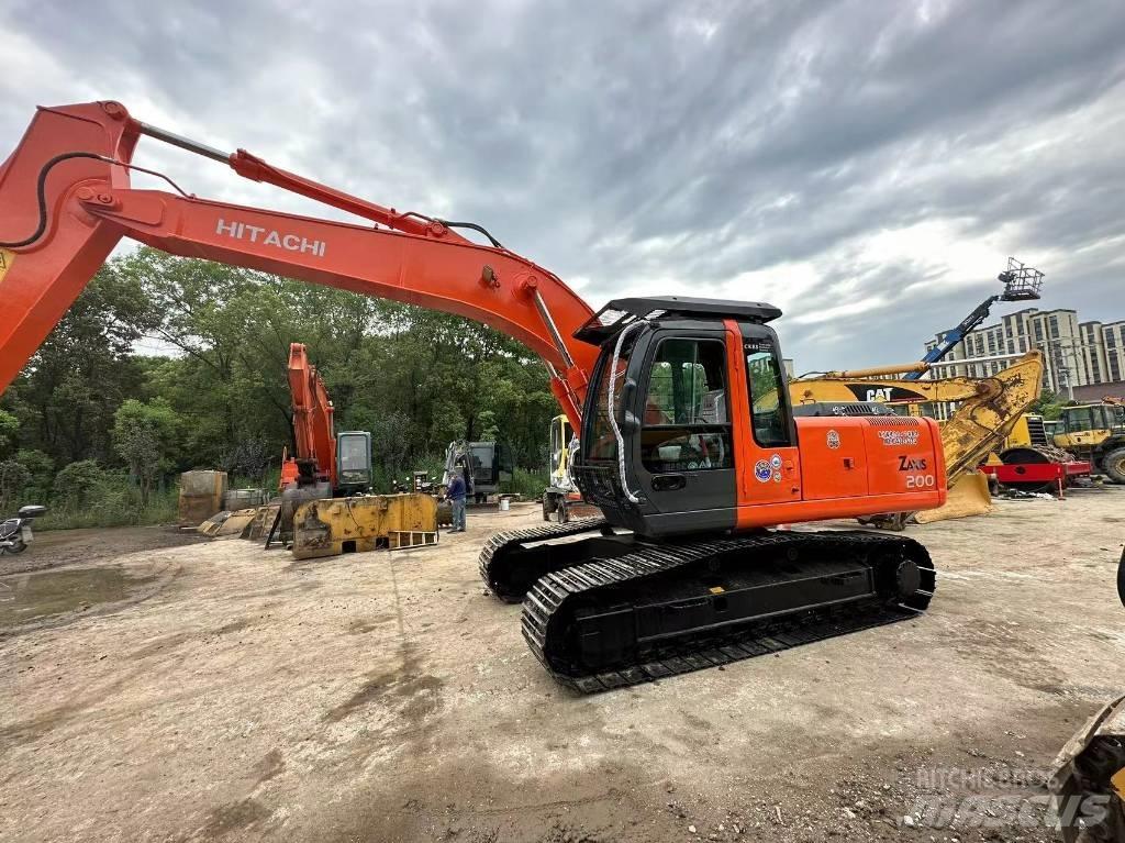 Hitachi ZX 200 履带挖掘机