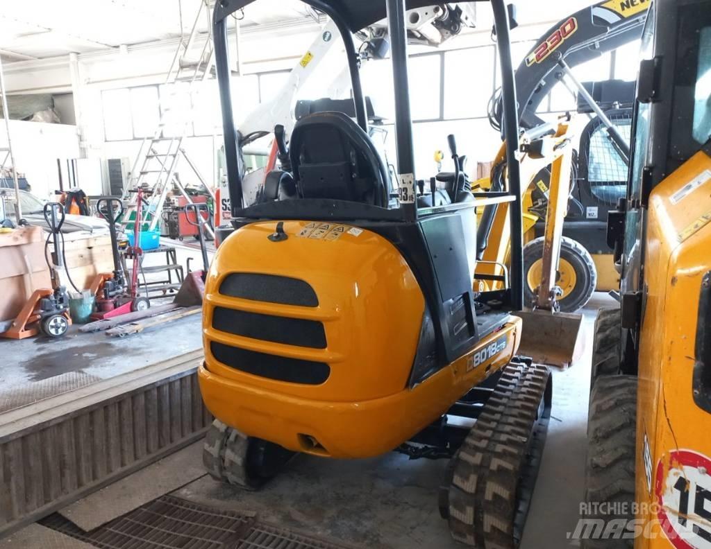 JCB 8018 CTS 小型挖掘机