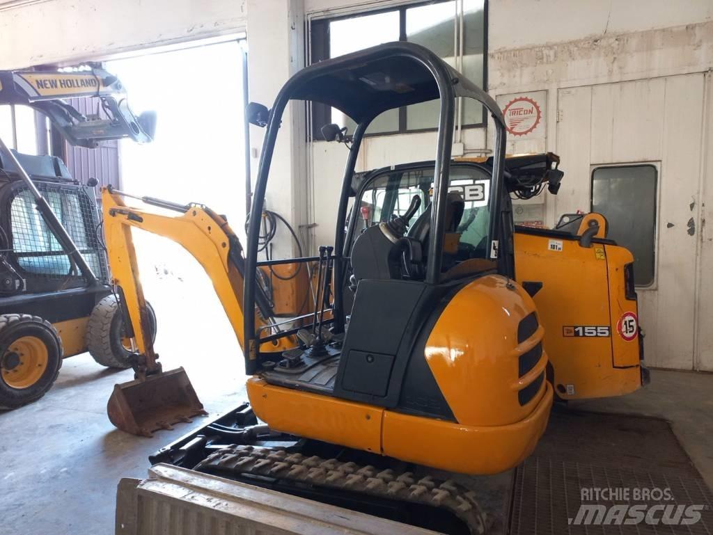 JCB 8018 CTS 小型挖掘机