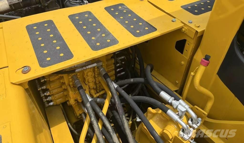 Komatsu PC200-7 履带挖掘机
