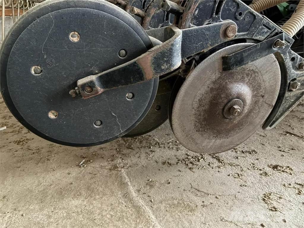 John Deere 740 A 条播机