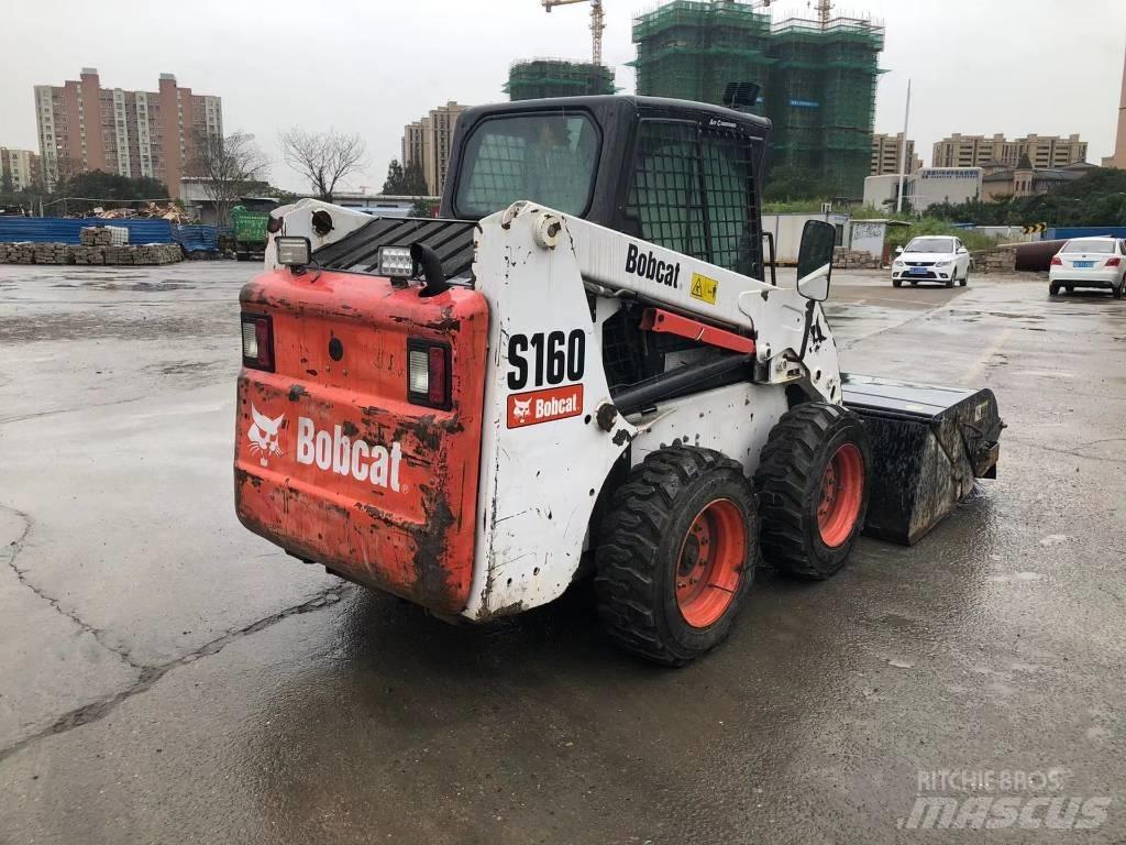 Bobcat S160 滑移装载机